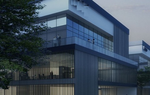 男子開車接女友 女友一家人圍觀